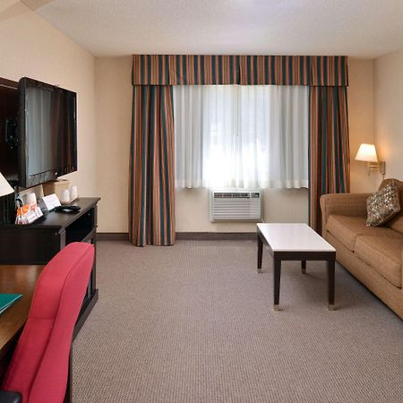 Quality Inn & Suites Walnut - City Of Industry Buitenkant foto
