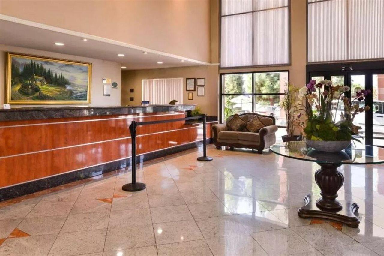 Quality Inn & Suites Walnut - City Of Industry Buitenkant foto