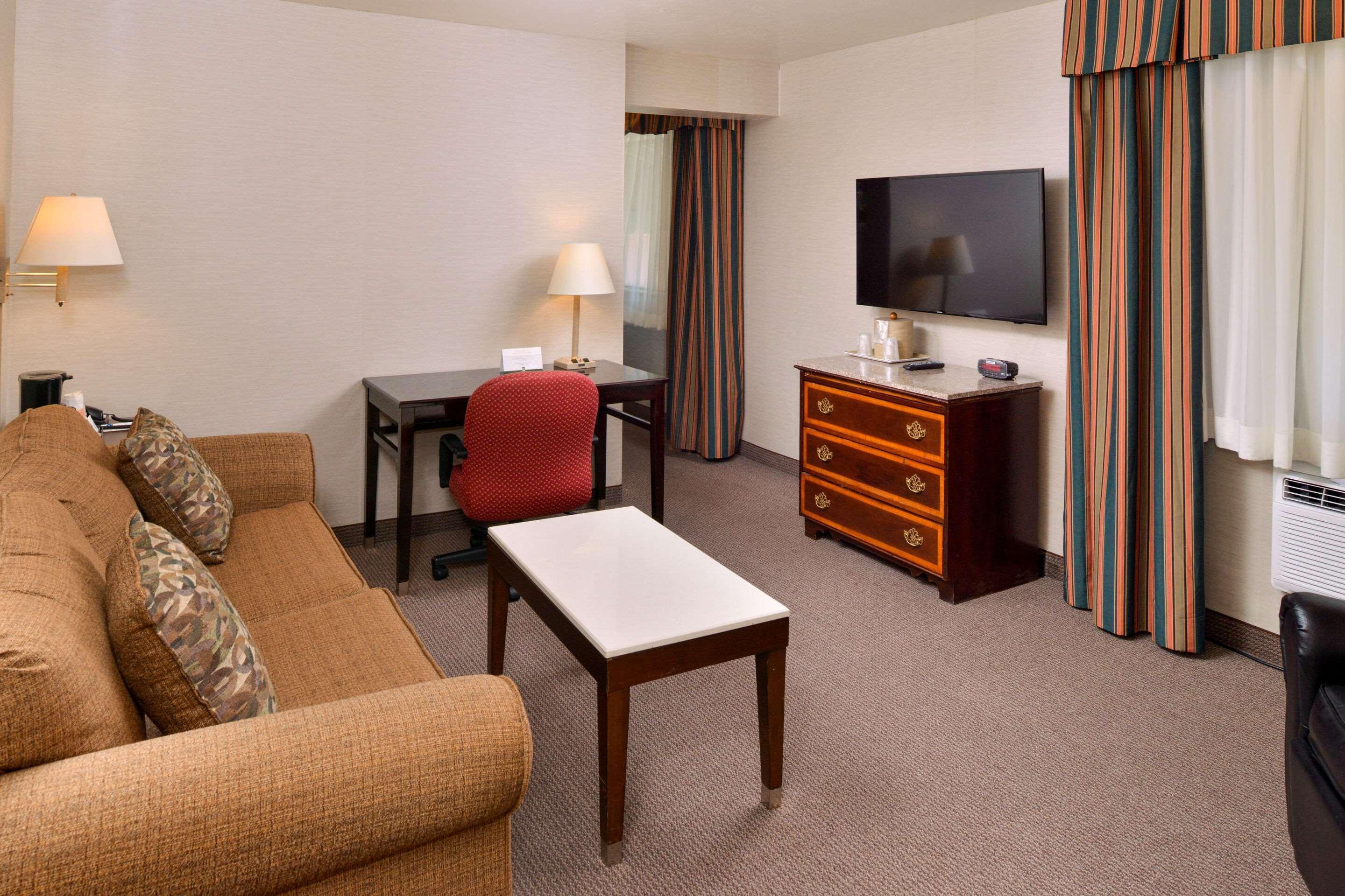 Quality Inn & Suites Walnut - City Of Industry Buitenkant foto