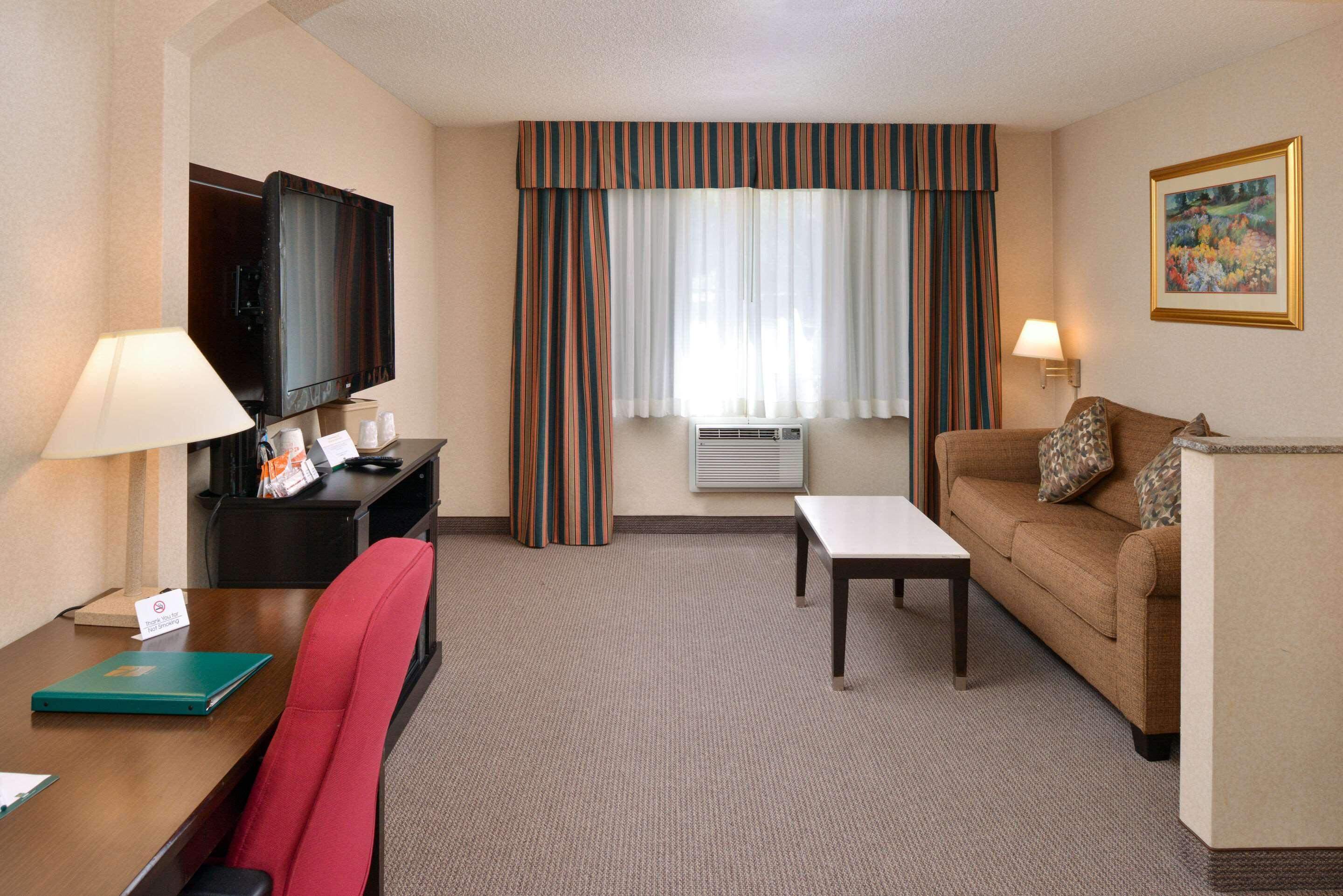 Quality Inn & Suites Walnut - City Of Industry Buitenkant foto