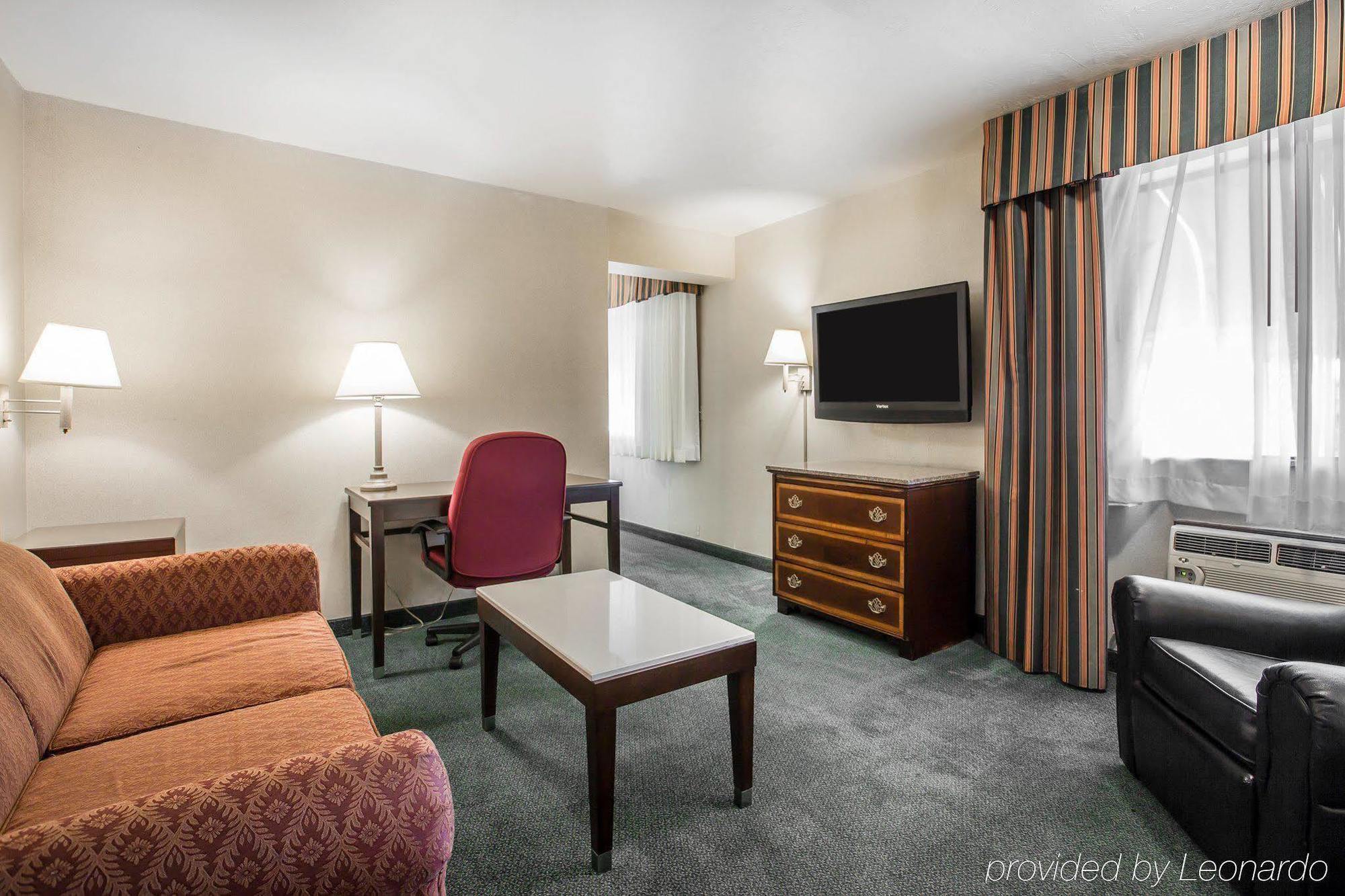 Quality Inn & Suites Walnut - City Of Industry Buitenkant foto