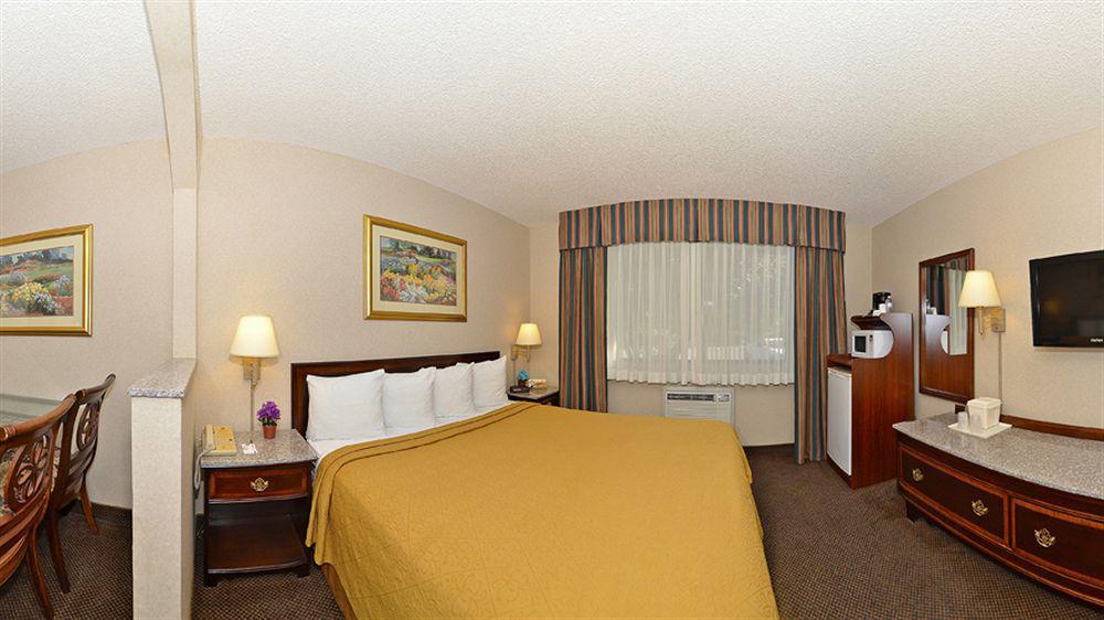 Quality Inn & Suites Walnut - City Of Industry Buitenkant foto